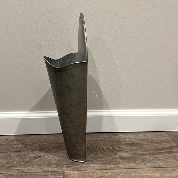 Metal wall hanging - Picture 3 of 5